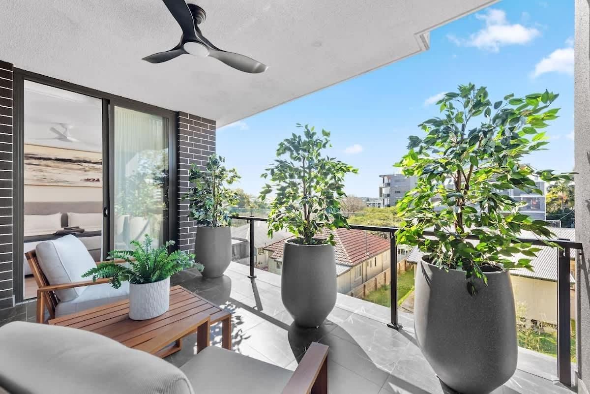 Sophisticated Elegance - 2bed-2bath-2car-balcony