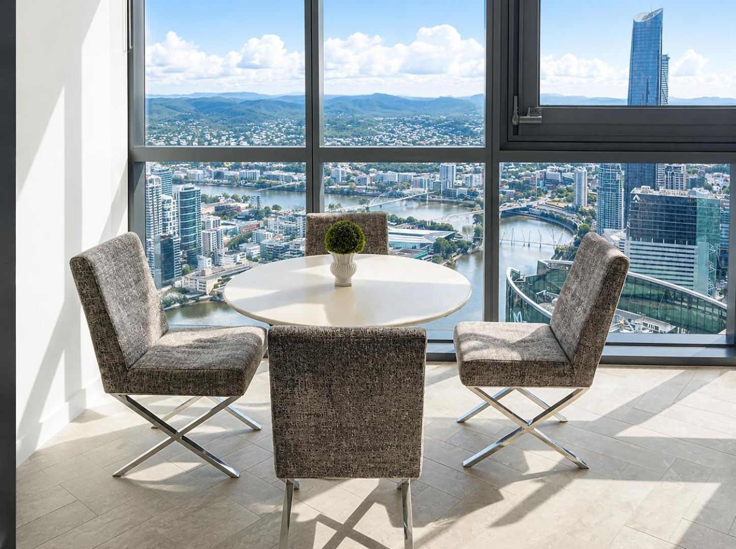 The Skyline Atelier | & River Views * Brisbane