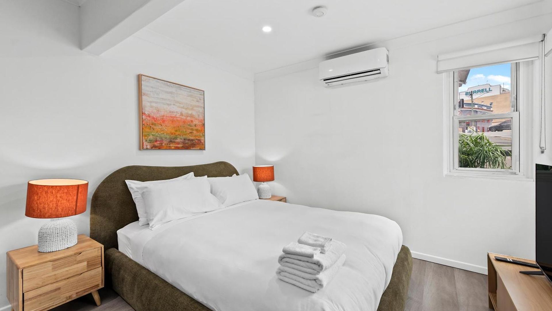Apartment Cozy - Short Walk To Hosp And Cbd With Balcony *