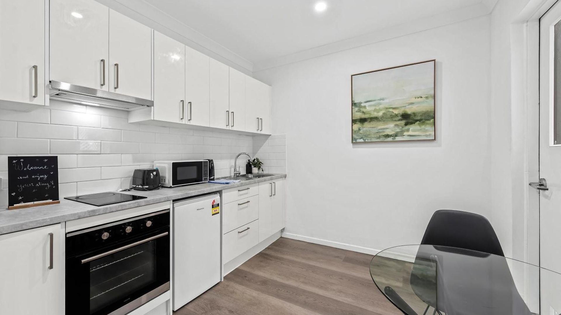 Apartment Cozy - Short Walk To Hosp And Cbd With Balcony