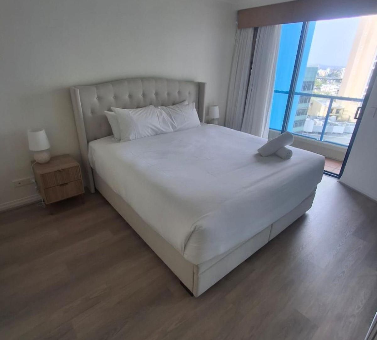 View 2br Retreat | Pool & Gym Access Apartment *