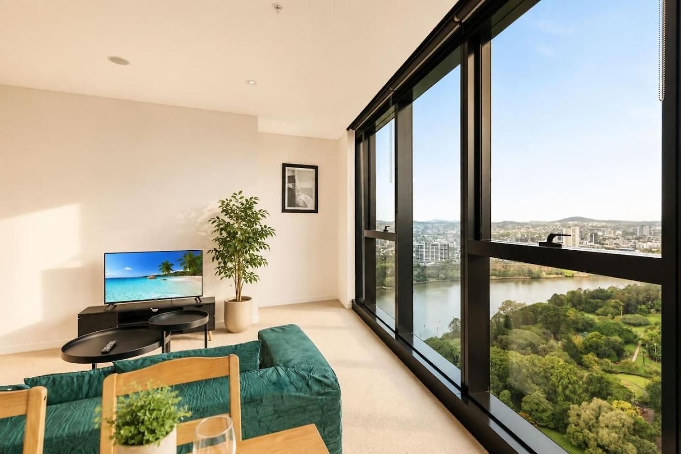 Cbd Luxury 2b W Parking Sky View *
