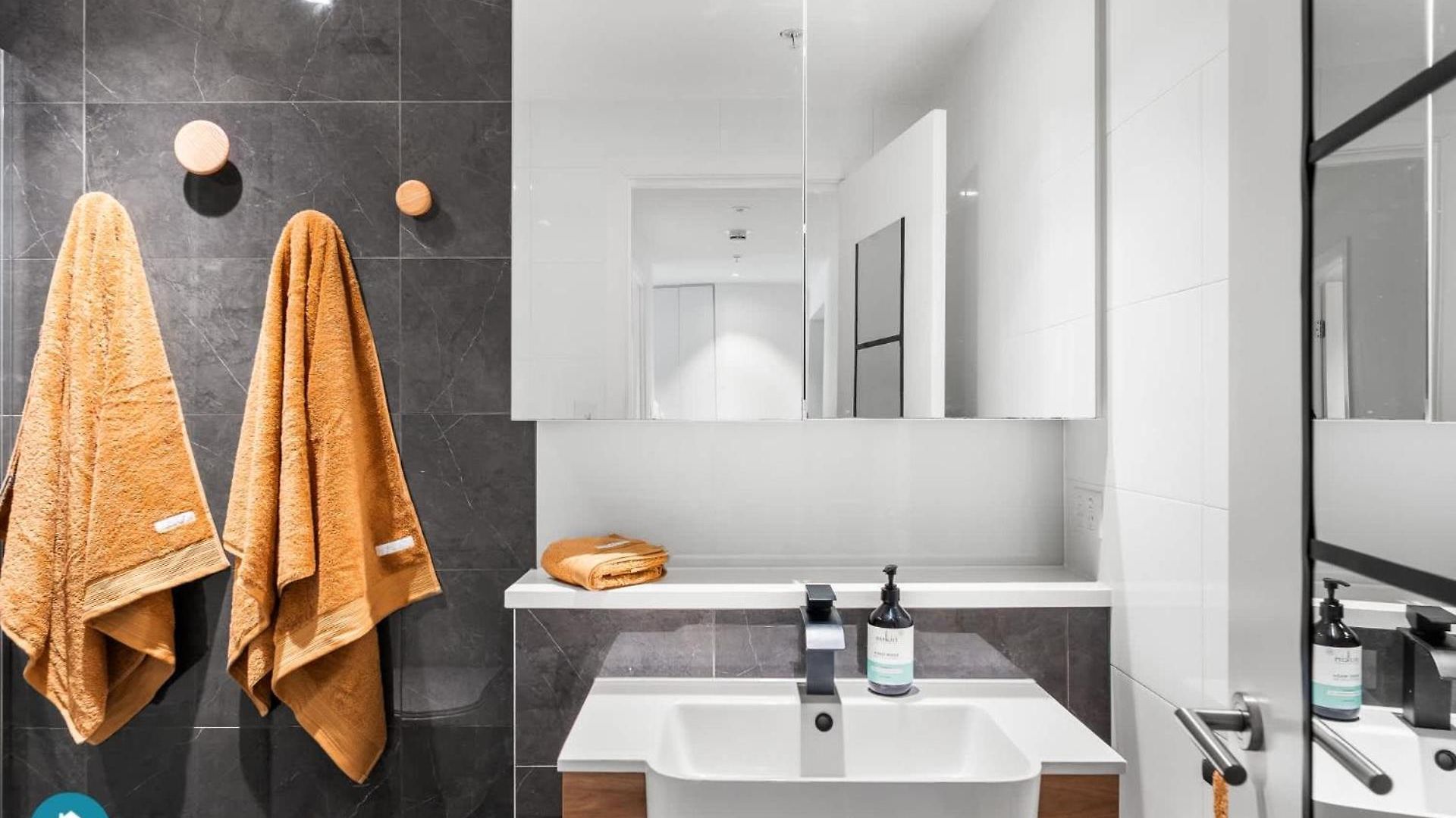 Apartment Sky Tower Luxe Retreat Pool & Gym *
