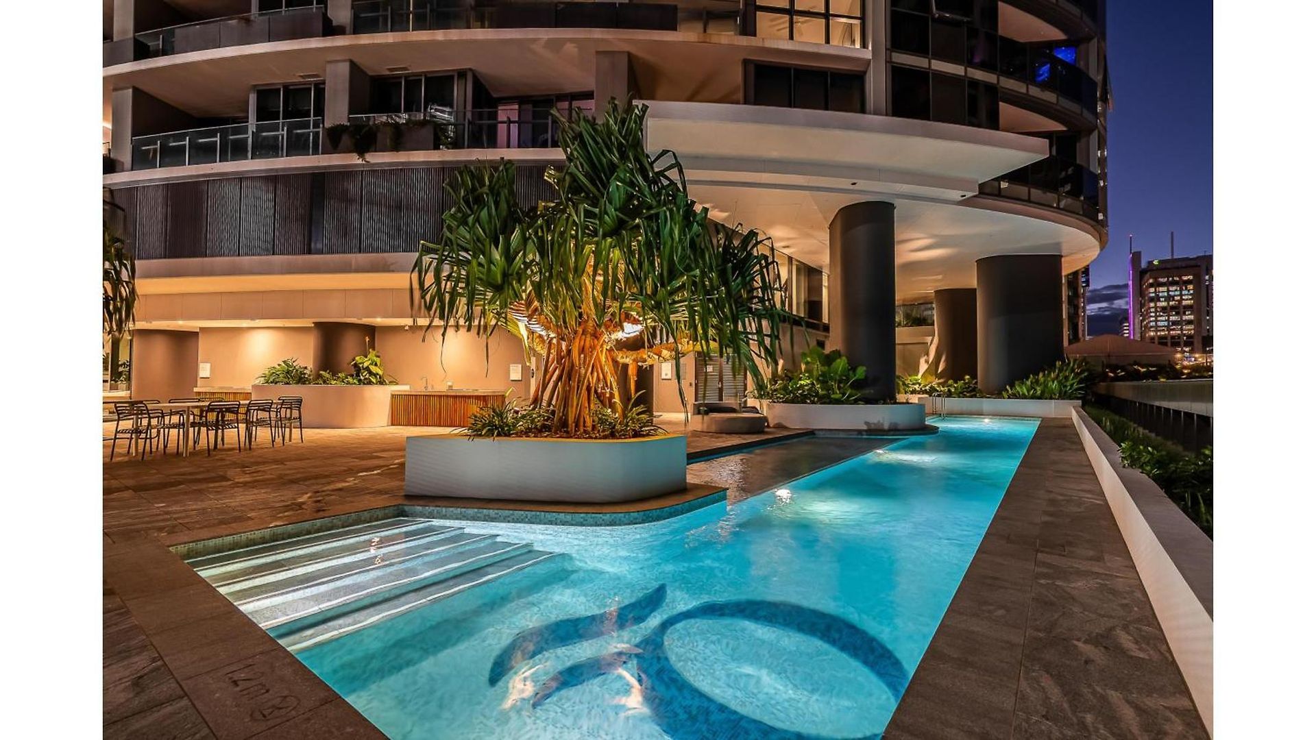 Apartment Sky High Luxury 2 Bedroom Cbd With Pool Gym And River Views