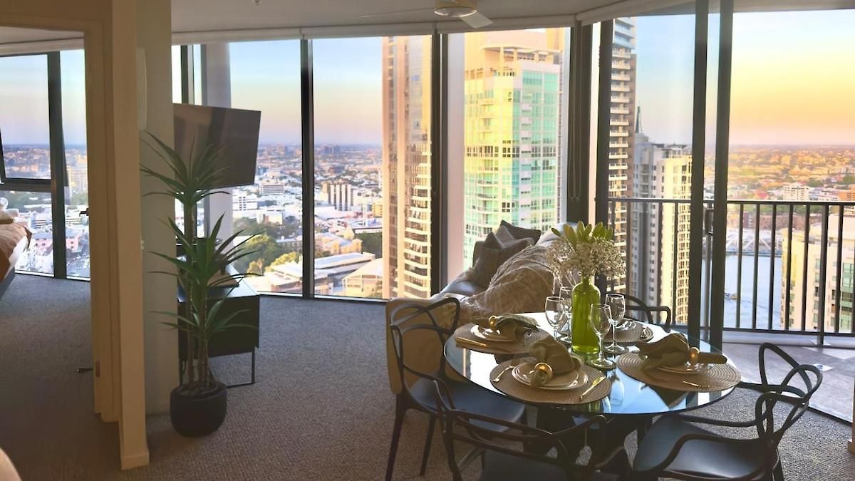 Luxury Cbd With 180 River Views & Rooftop Pool Apartment