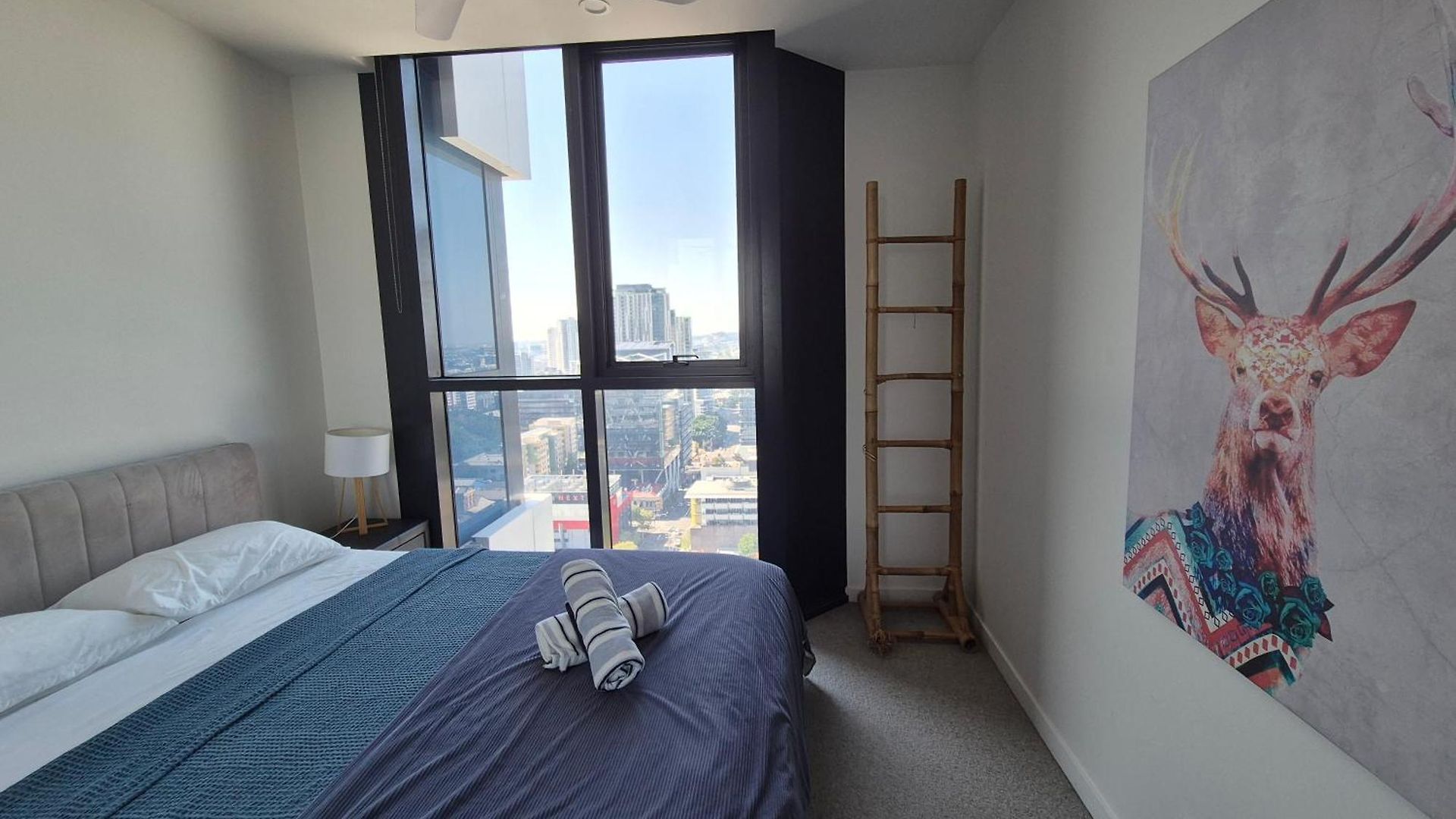 Luxe Valley - Views! Apartment *