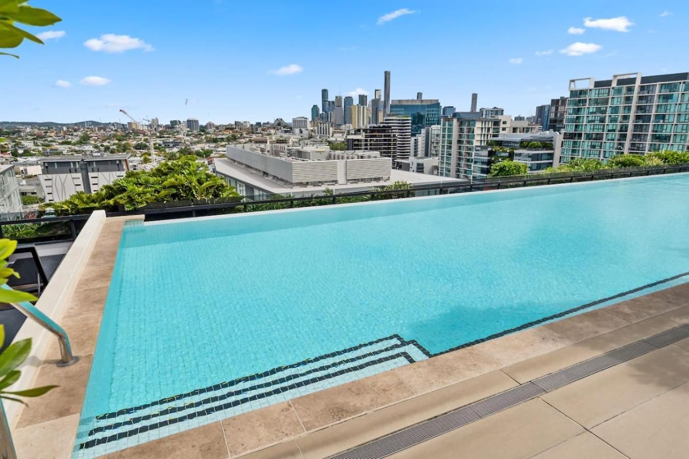 Apartment Premium Urban With Rooftop Pool And Views Brisbane