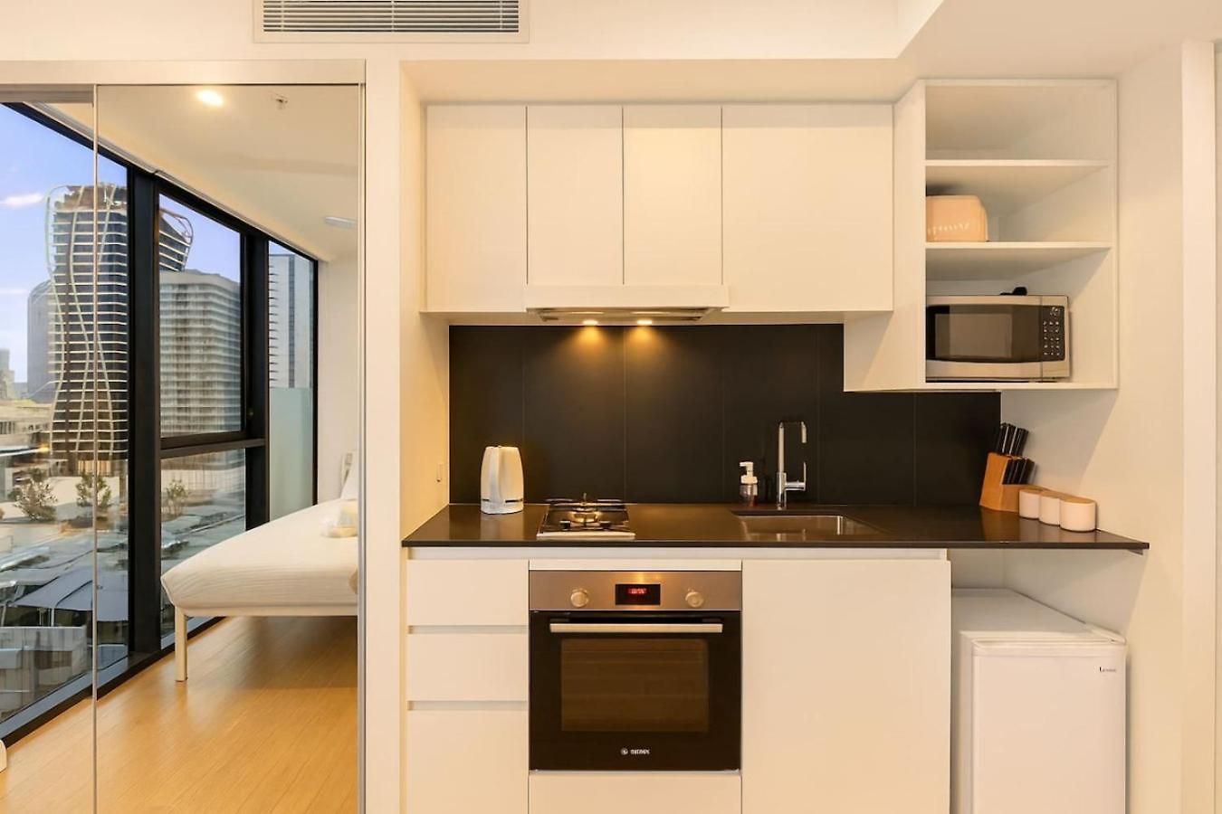 Modern W Pool, Gym, Views - South Apartment Brisbane