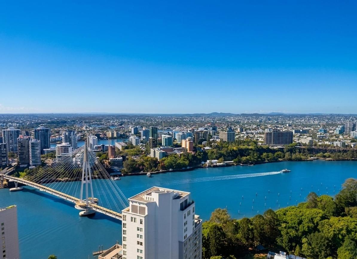 Level 43 Water Views - 2br - Sleeps 6 & Baby Apartment *