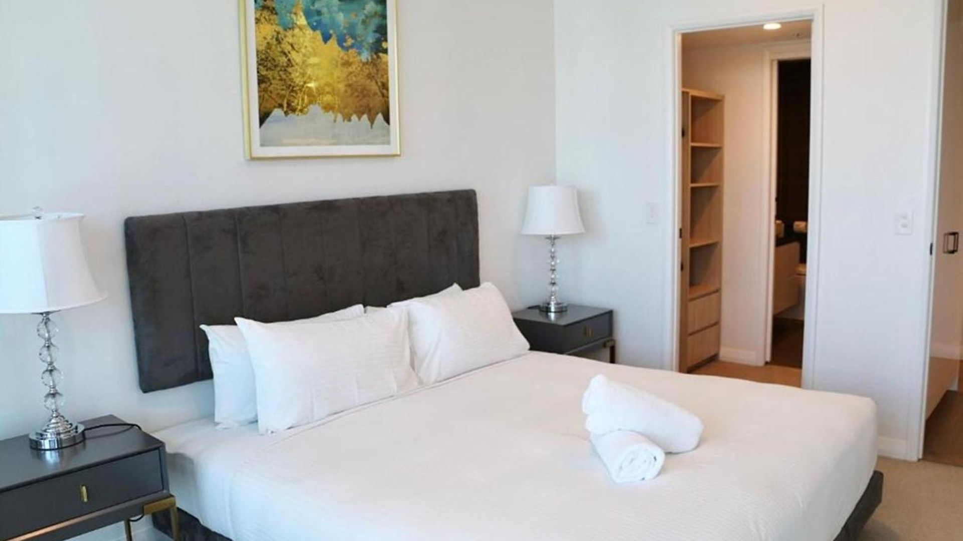 Luxe-valley 2br 2bath Infinity Pool * Brisbane