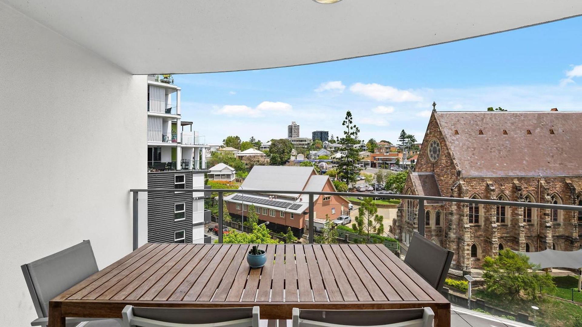 Apartment South Bank With Pool, Hot Tub & Parking *