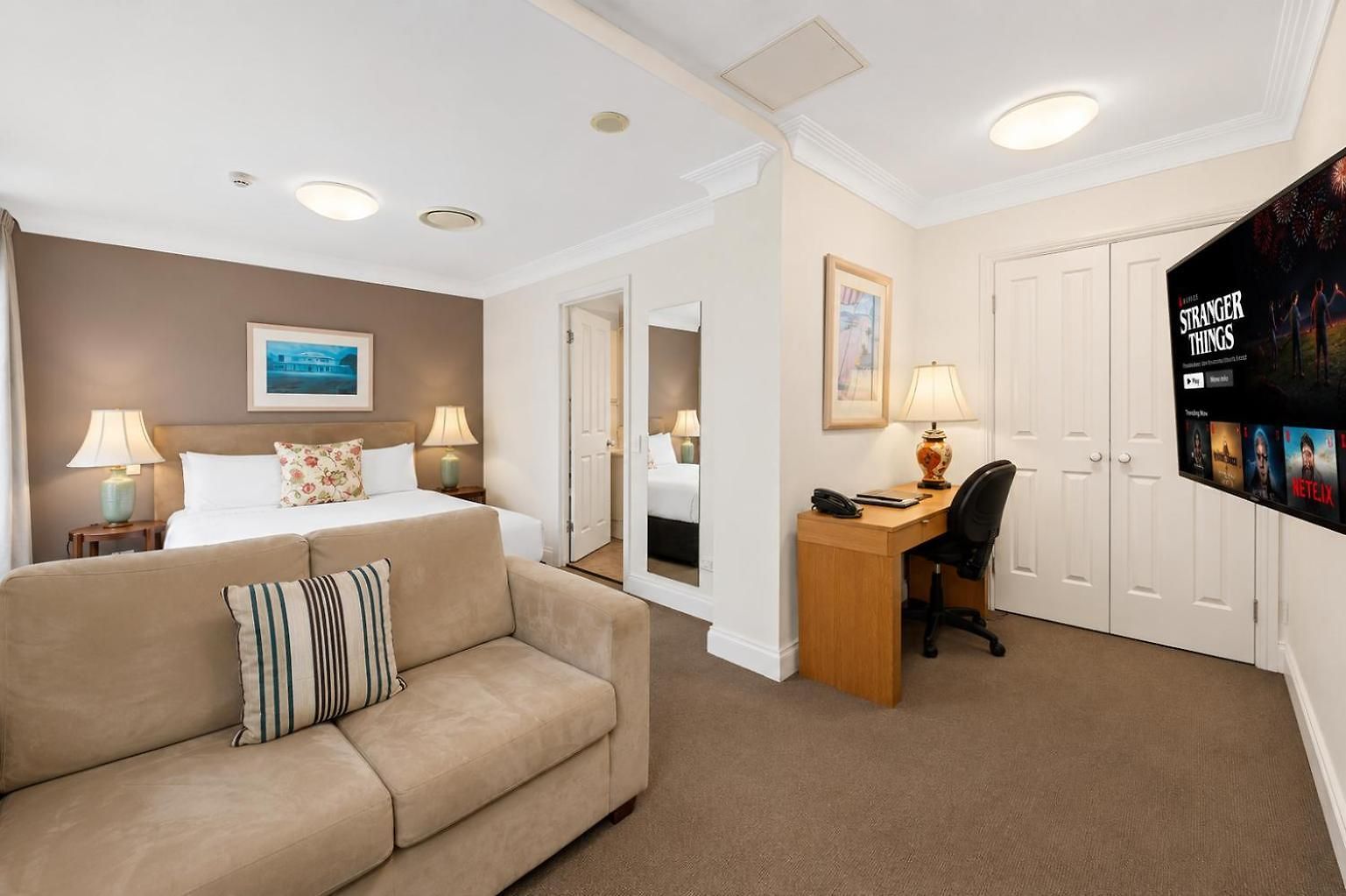 Heritage Queen Street Apartment *