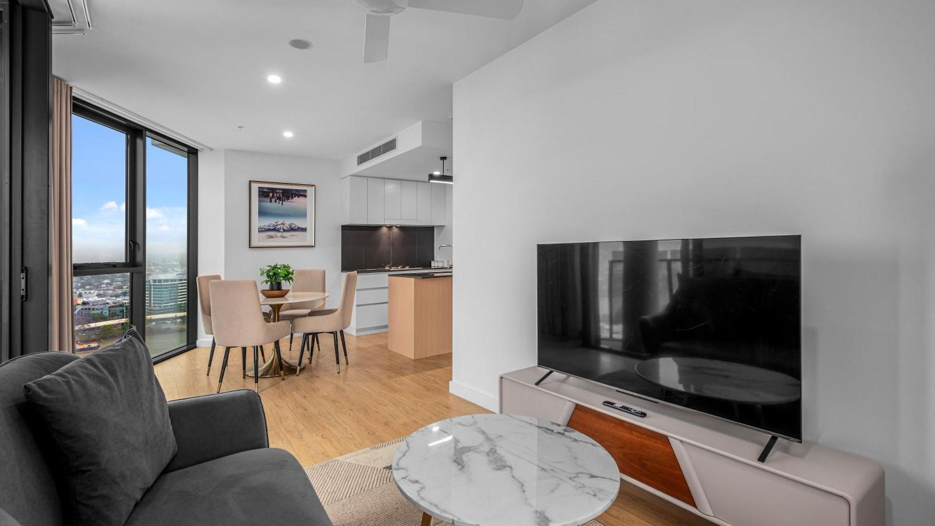 Apartment Stunning River & Mountain Views With 2br, Pool & Gym Brisbane