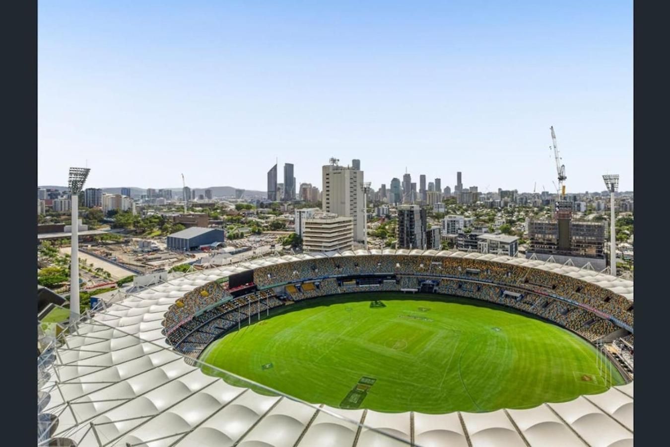 Apartment Walk To The Gabba With Rooftop Pool & Secure Carpark With Beautiful Views Brisbane