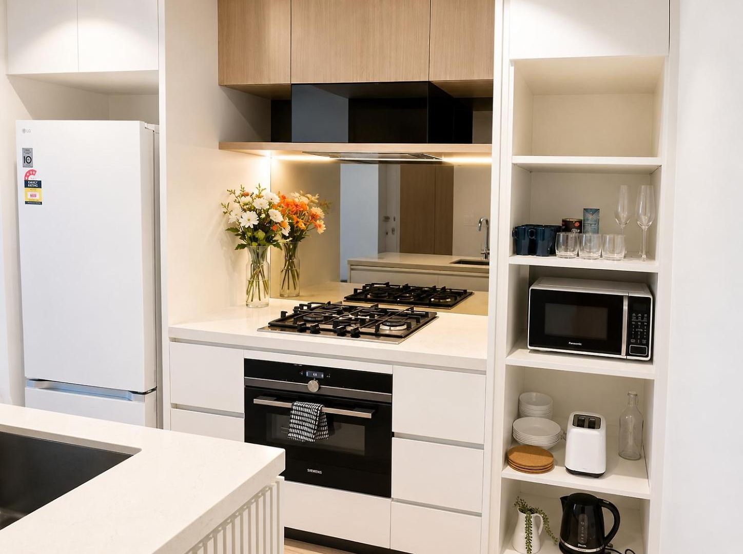 Queens Wharf Floor, 2 Bedrooms, 1 Parking *