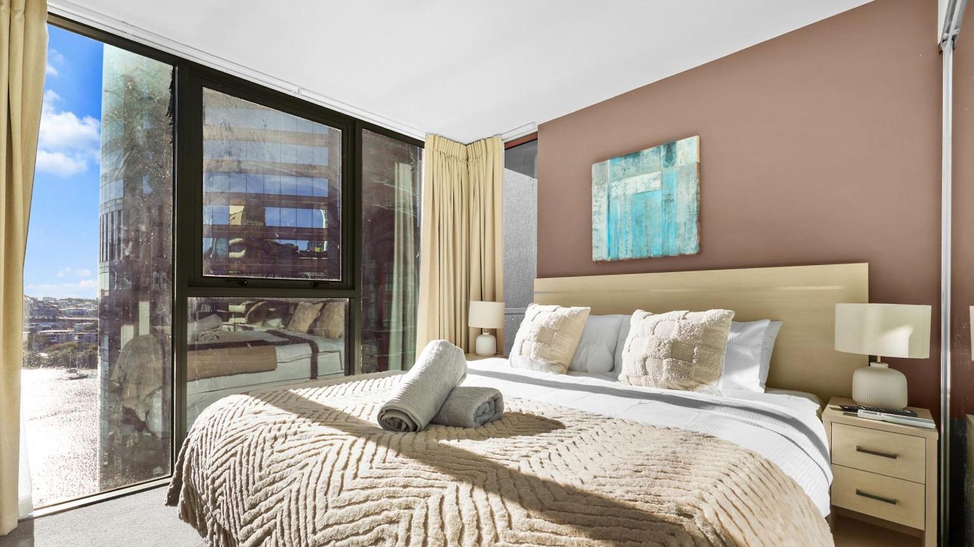 Apartment Full Water View - Sleeps 7 - Parking - Pool & Sauna Brisbane