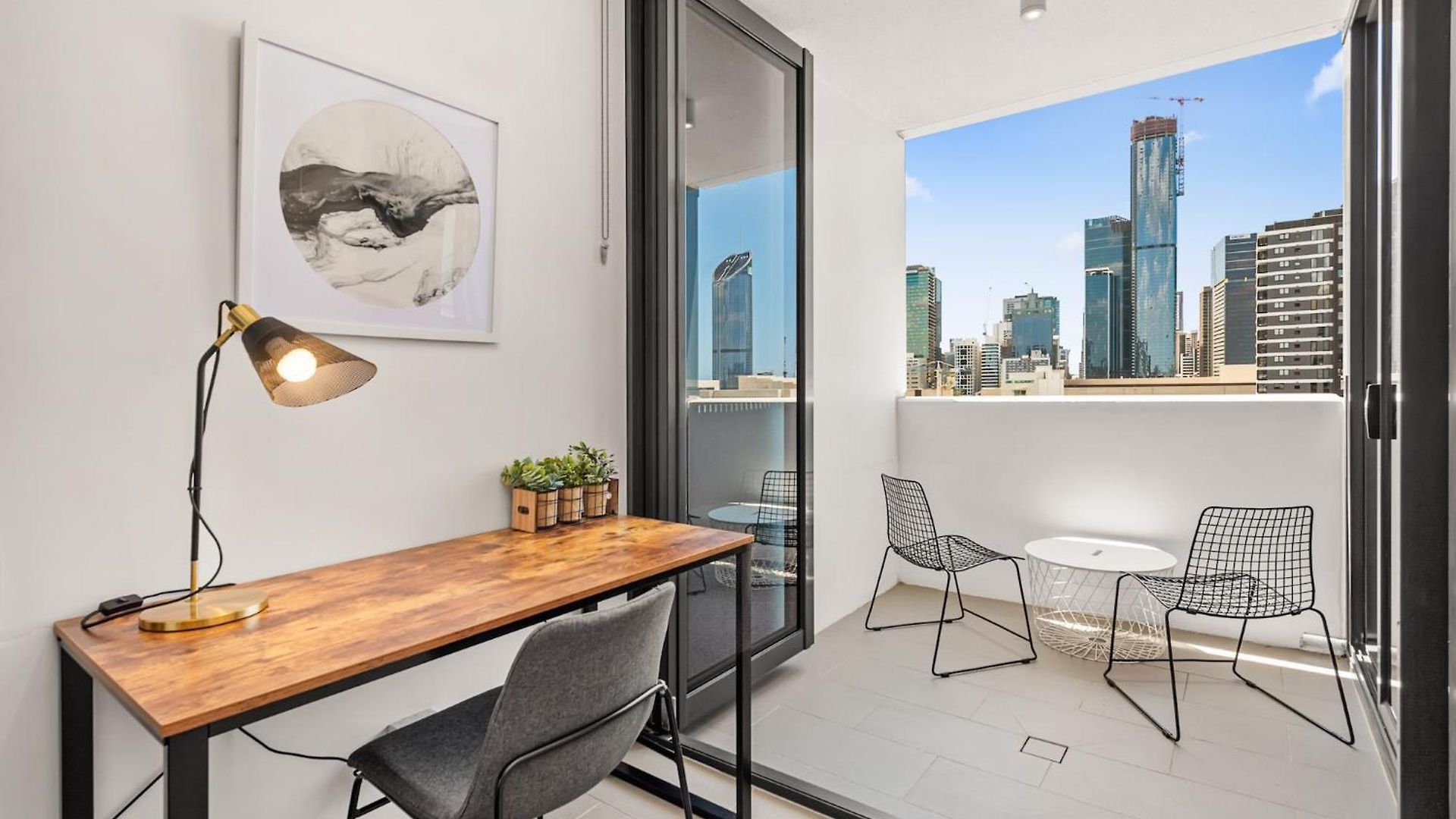 Sensational Views And South Bank Location! Apartment *