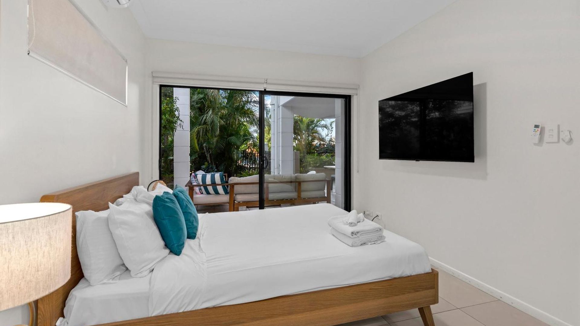 Sunny & Cozy 2br With Wifi, Parking & Balcony Brisbane