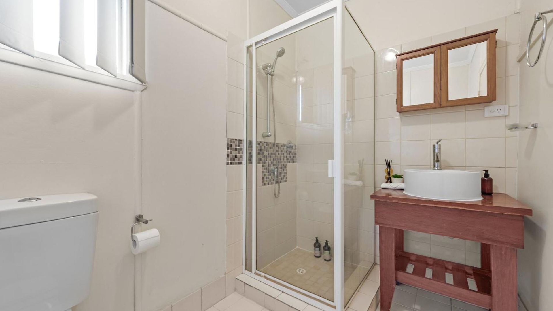 Comfy 1br With Parking - Close To Gabba & Hospitals