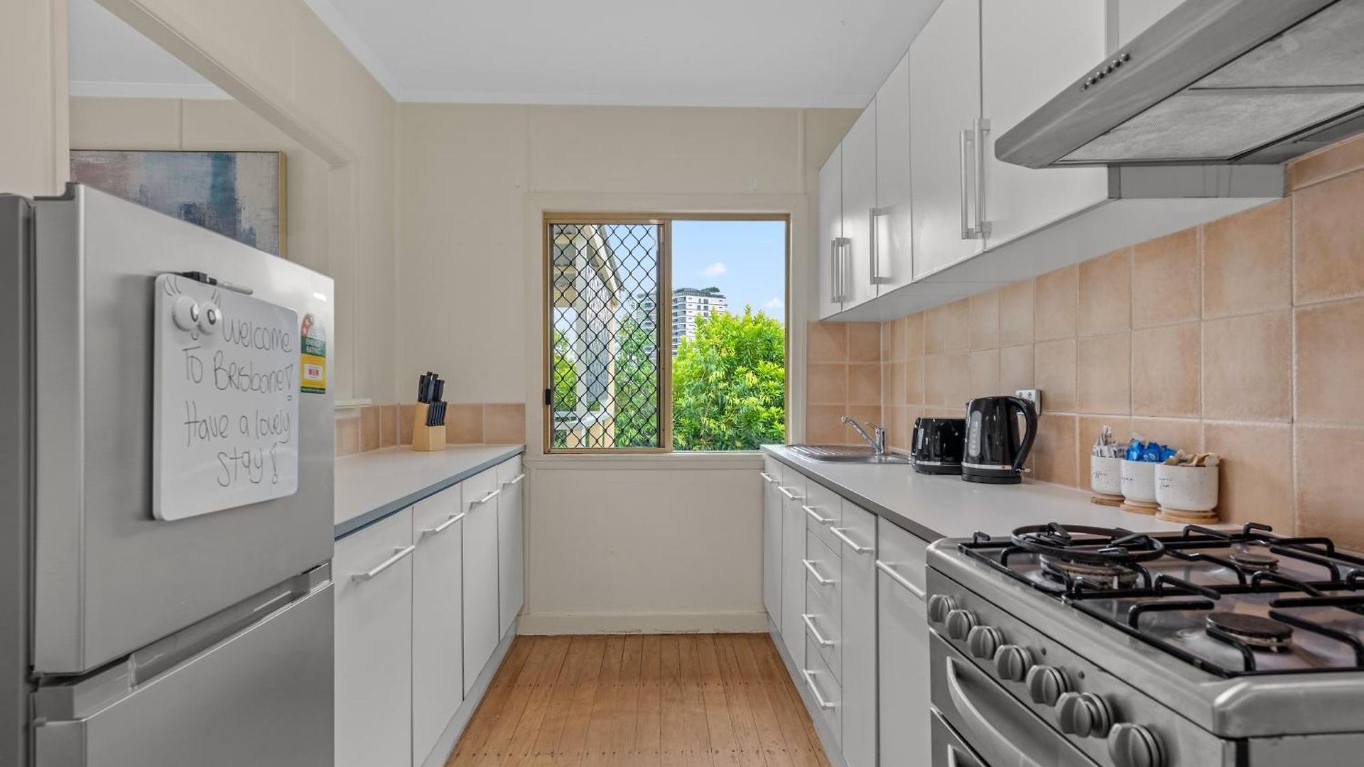 Quiet & Leafy 1br With Parking, Balcony & Wi-fi * Brisbane