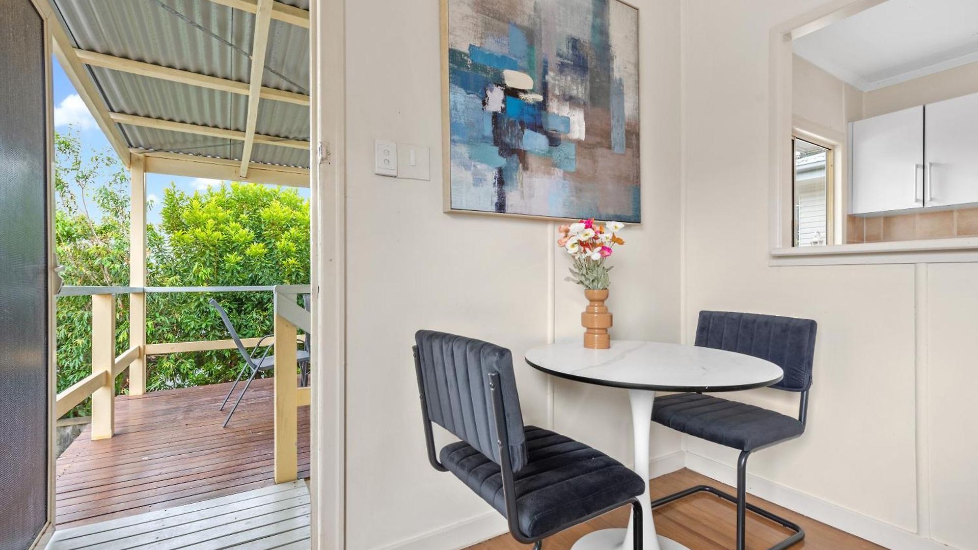 Quiet & Leafy 1br With Parking, Balcony & Wi-fi * Brisbane