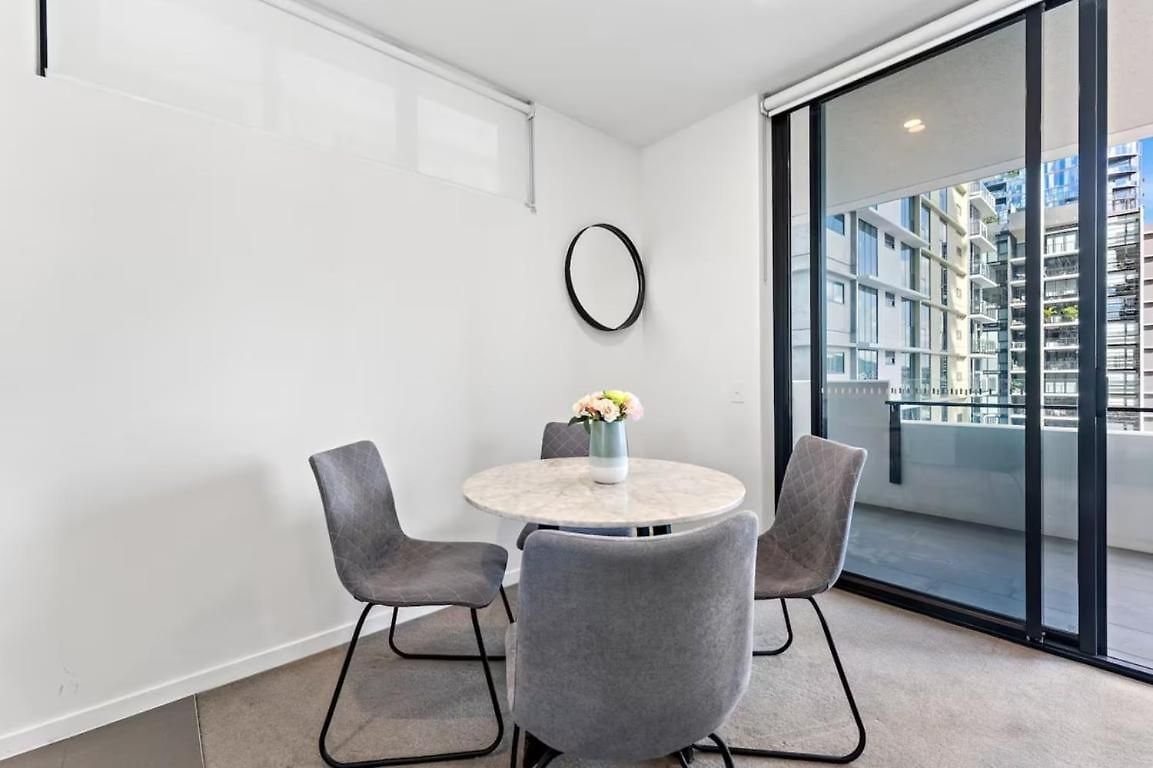 Chic 1br With Pool And Parking Apartment Brisbane