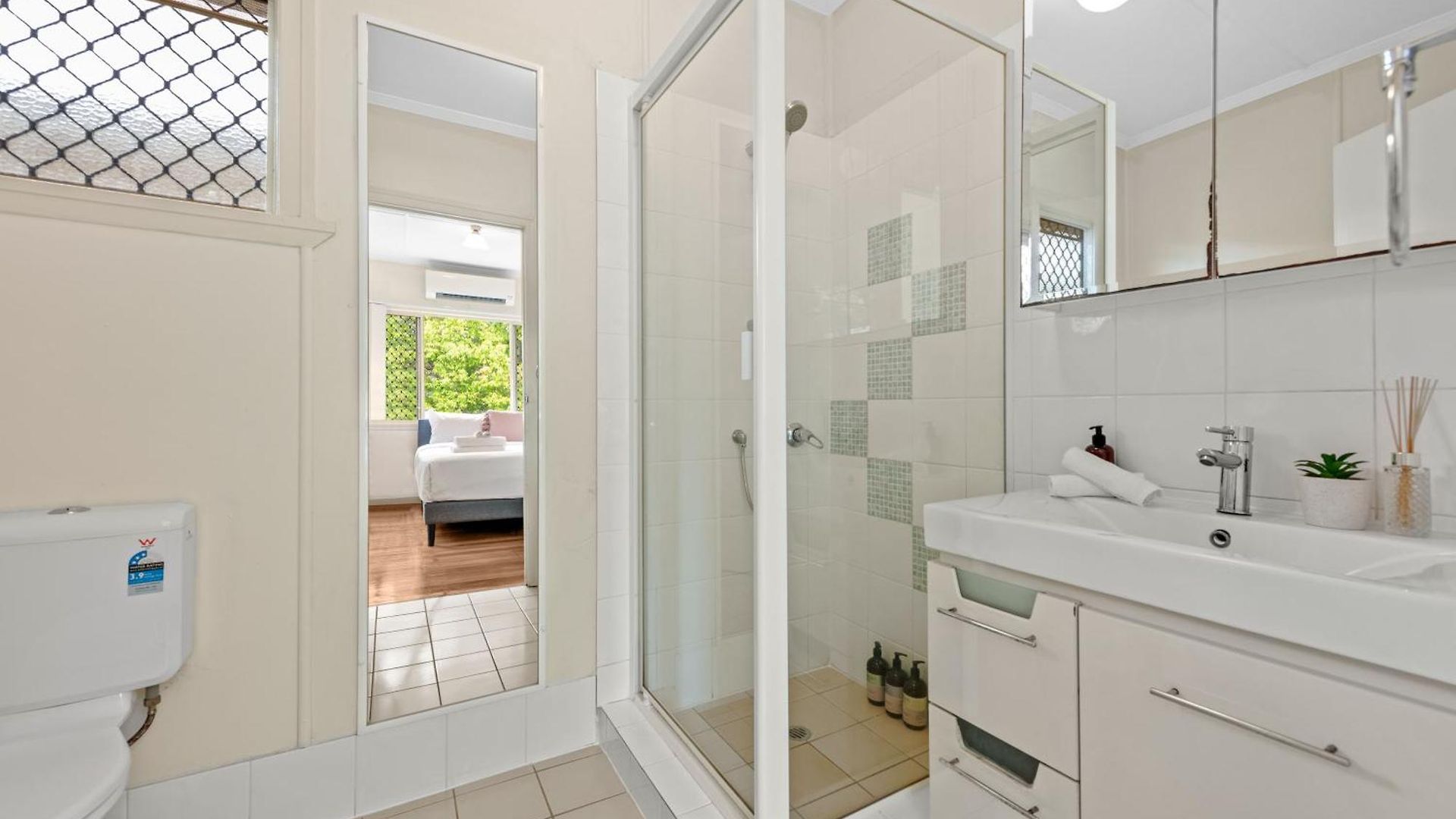 Apartment Homely And Warm With Parking, Wifi And Study Desk Brisbane