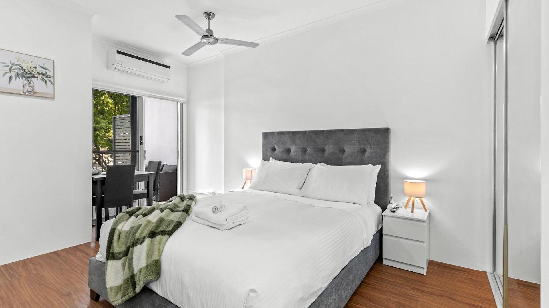 Apartment Bright With River View, Pool, Gym & Balcony
