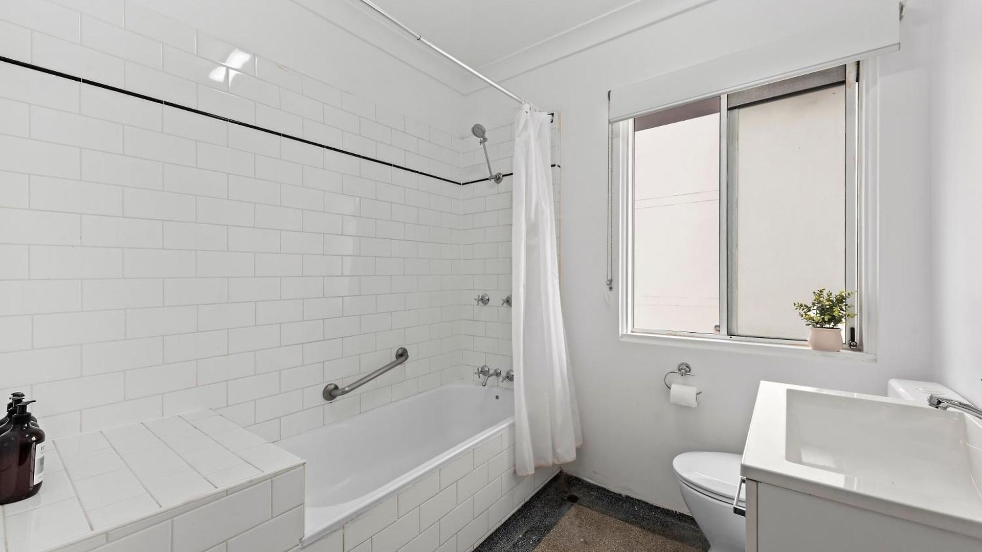 Spacious And Cozy - Short Walk To Hospital Apartment Brisbane