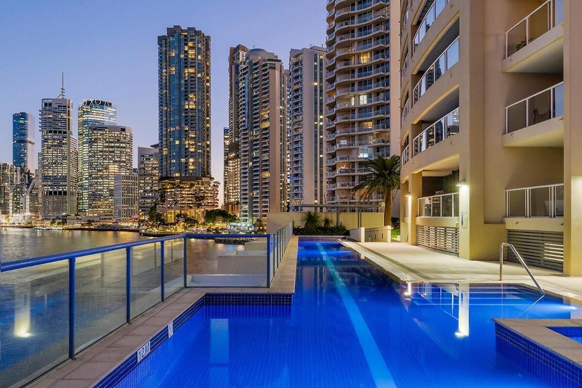 Penthouse Style - Story Bridge Views - Sleeps 8 - Baby Friendly * Brisbane