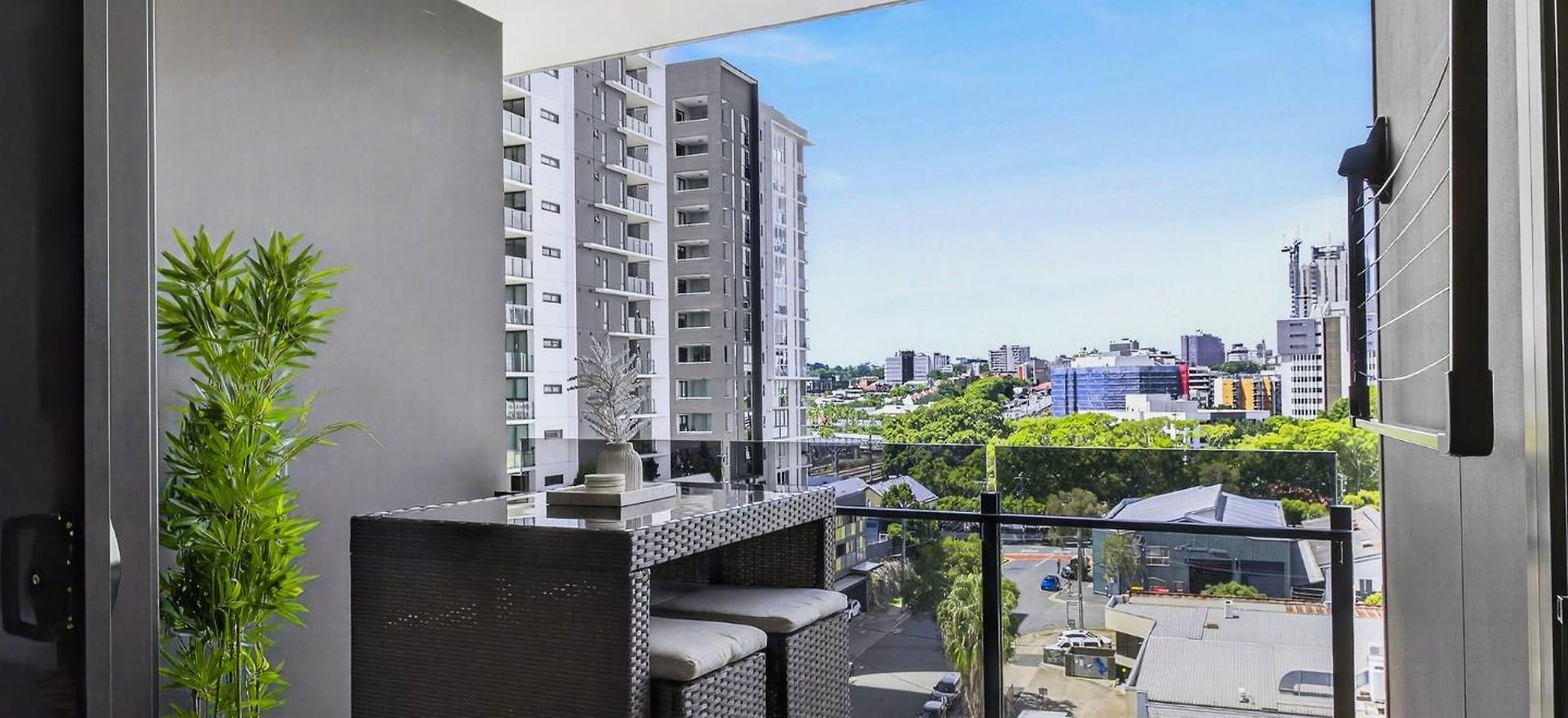 Apartment Milton Luxe 1bd With Views Pool Car Park Balcony Walk To Suncorp *