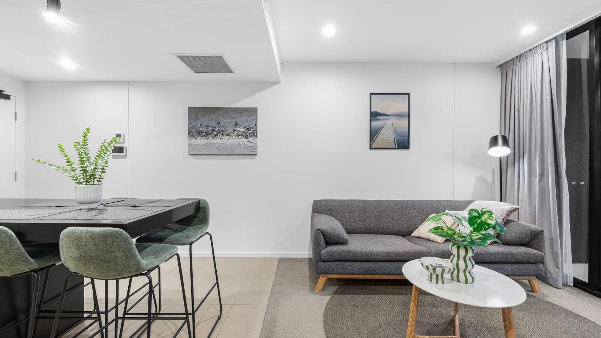 Modern 2br And Pool With South Square Apartment *