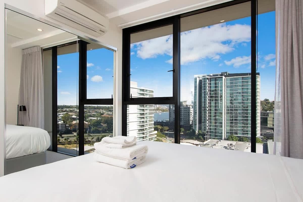 Apartment Elite Elegance 2br Hamilton With Parking
