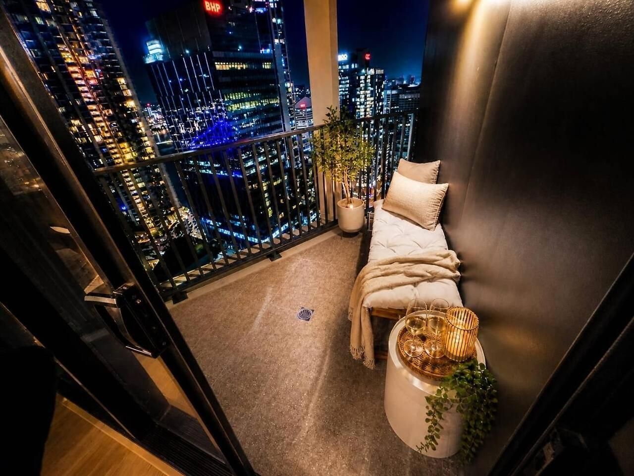 550 Queen St. Apartment