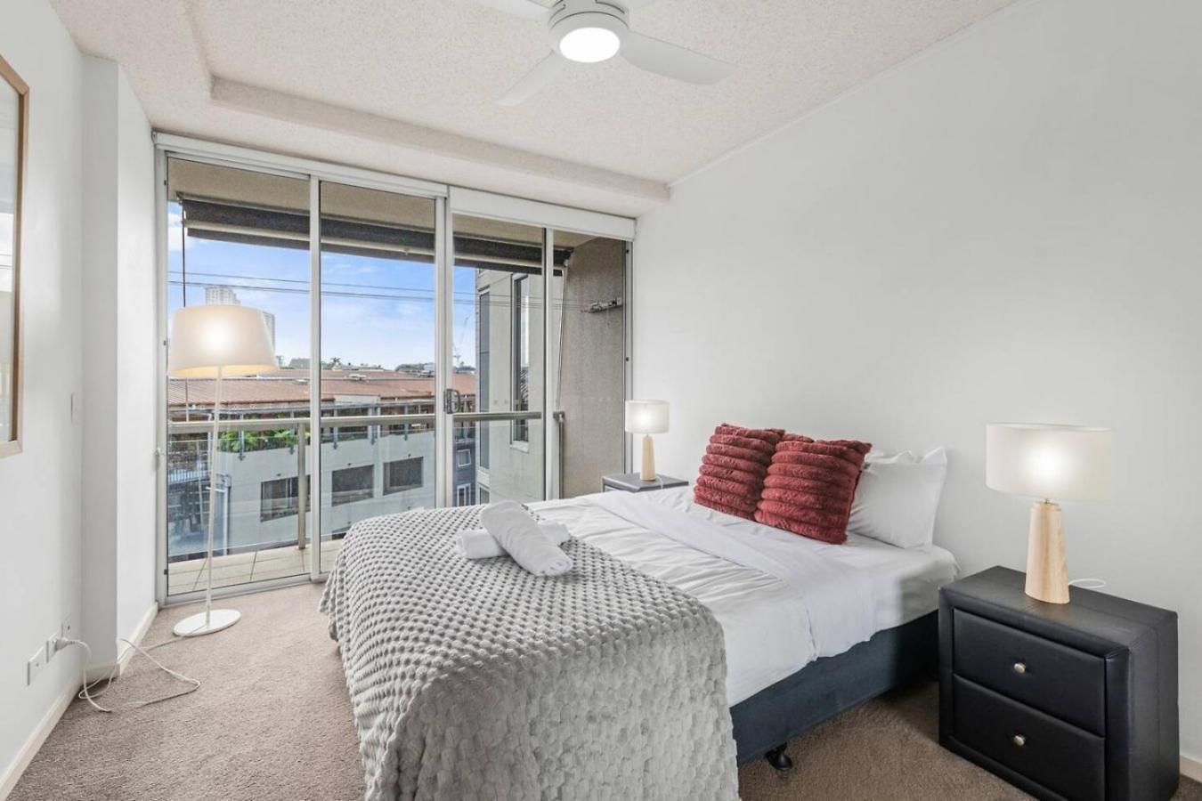 Apartment Modern Inner-city In Valley Heart Of Brisbane