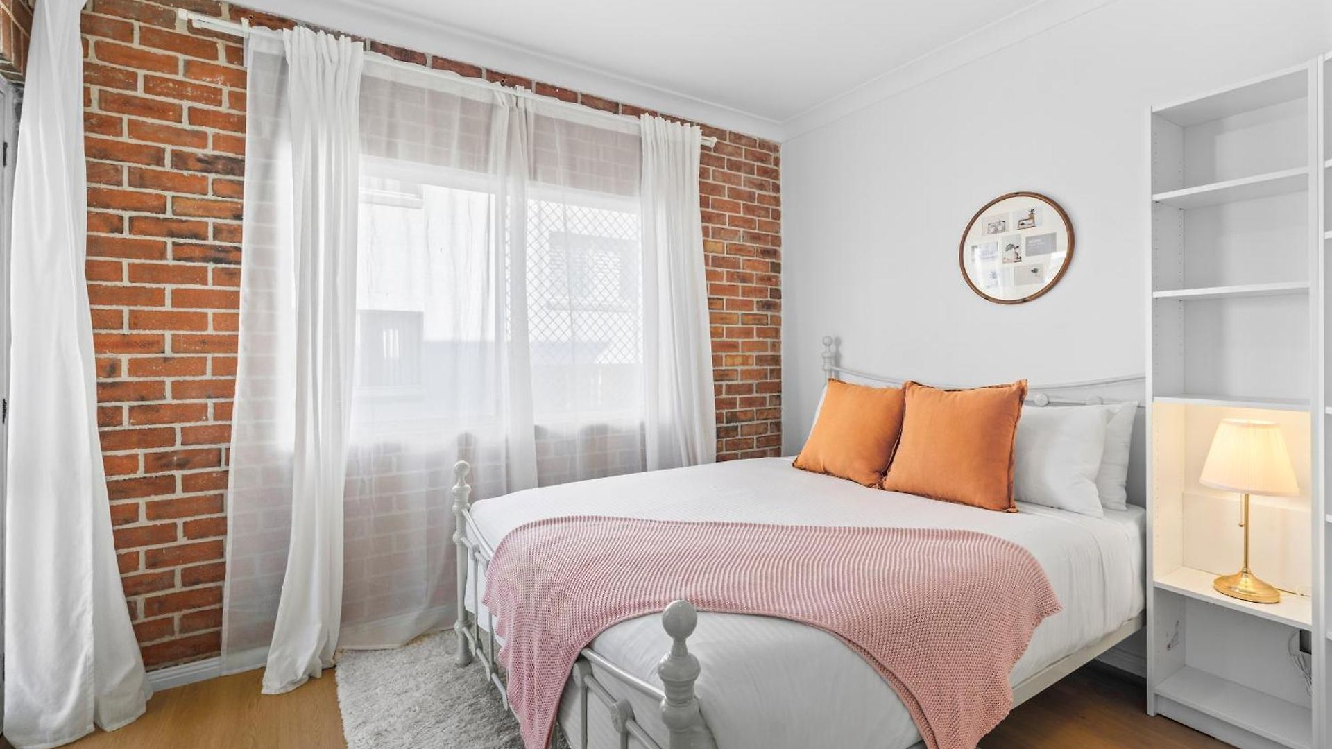 Apartment 2br 2ba Indooroopilly-walk To Shops & Bus Brisbane