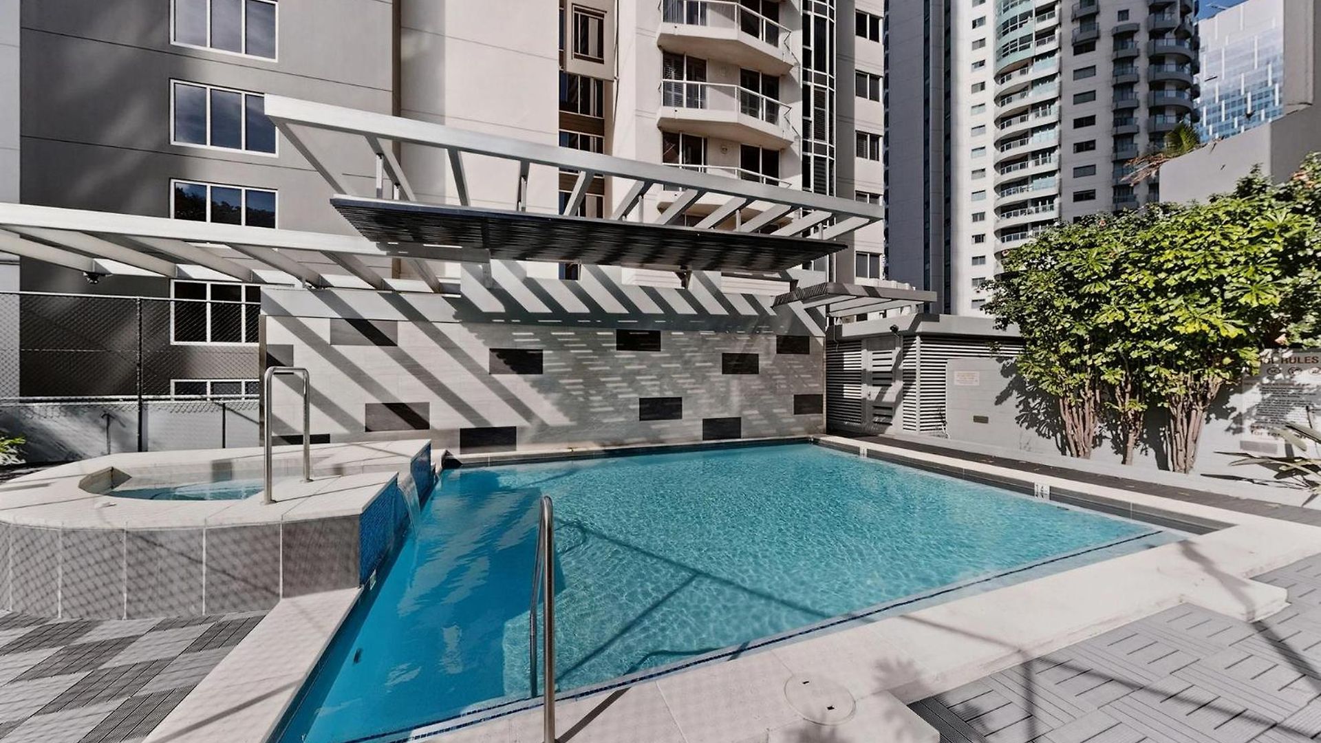 Apartment The Gilded Gallery I Art-inspired Luxe Retreat Brisbane