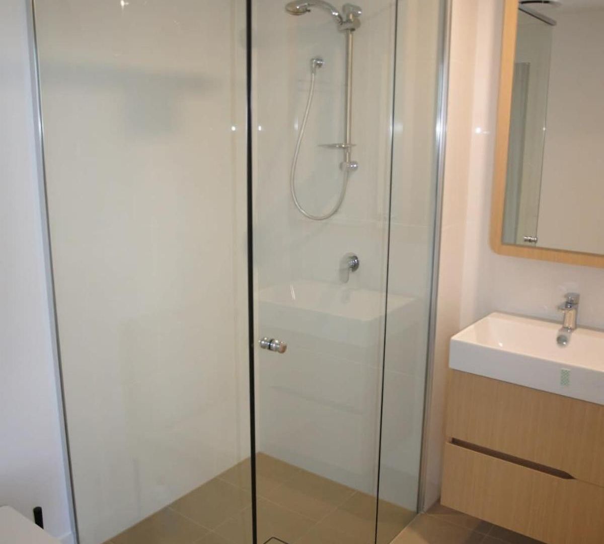 Spacious Two Bedroom In South Apartment