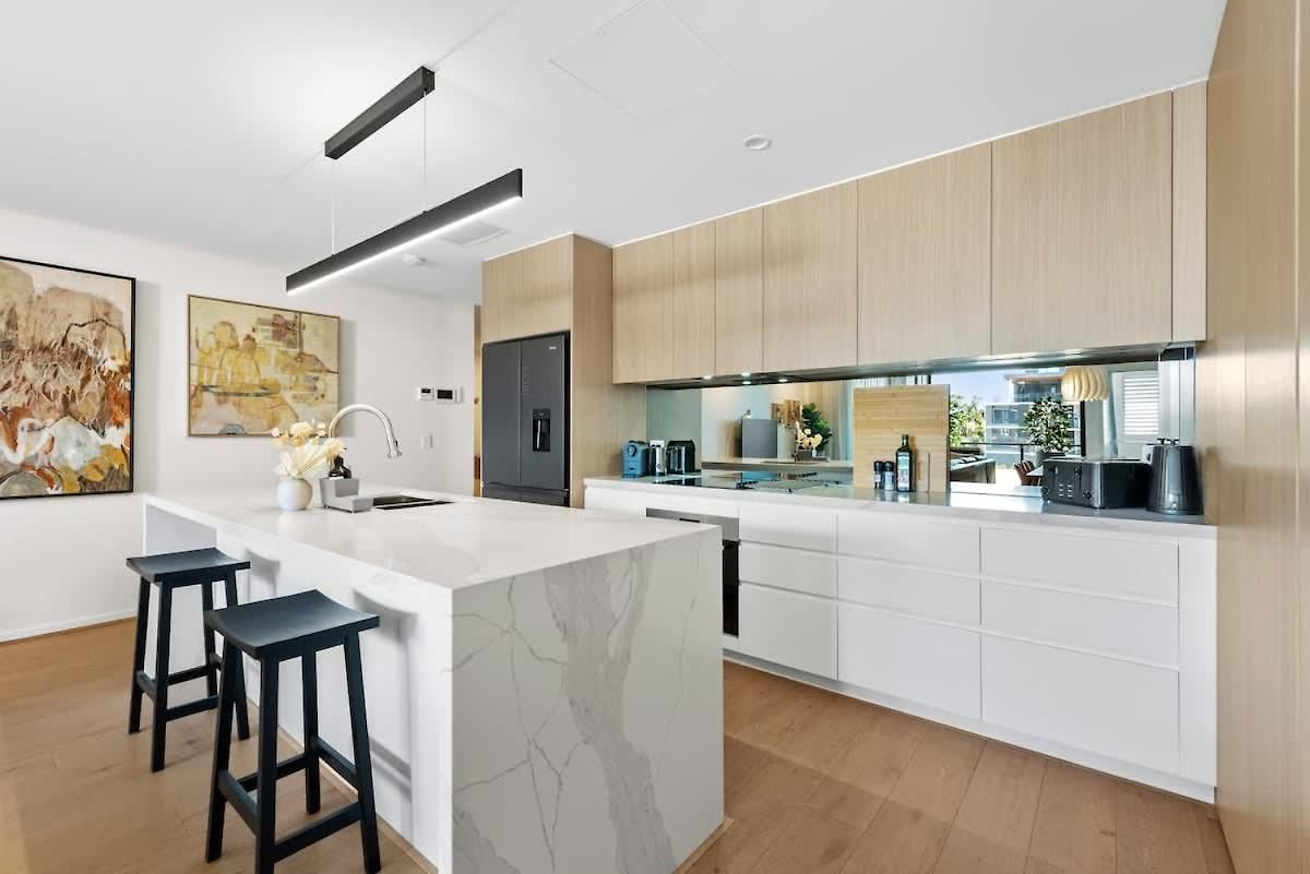 Sophisticated Elegance - 2bed-2bath-2car-balcony * Brisbane