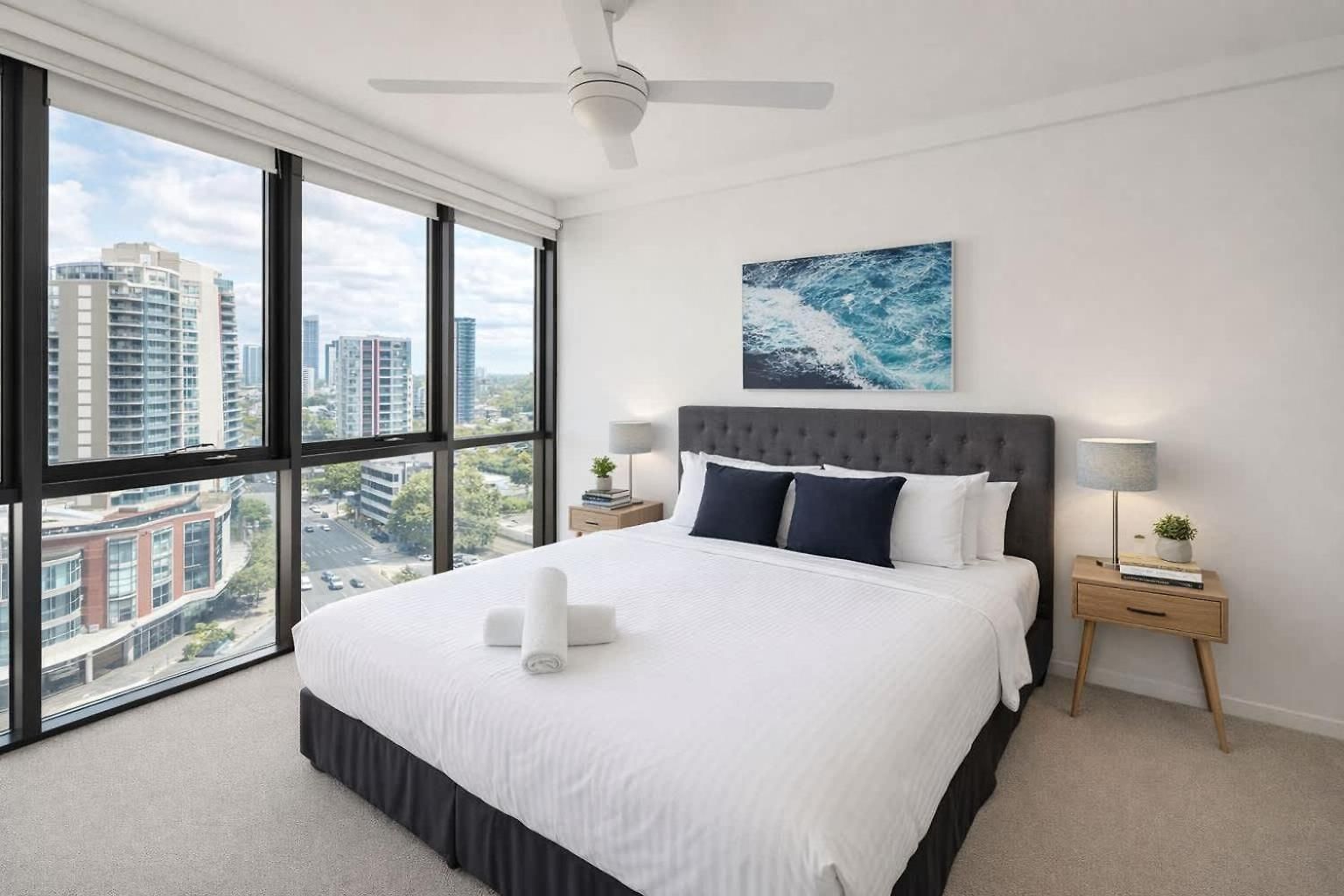 2br Night Life -pool-parking-rooftop-intercom * Brisbane