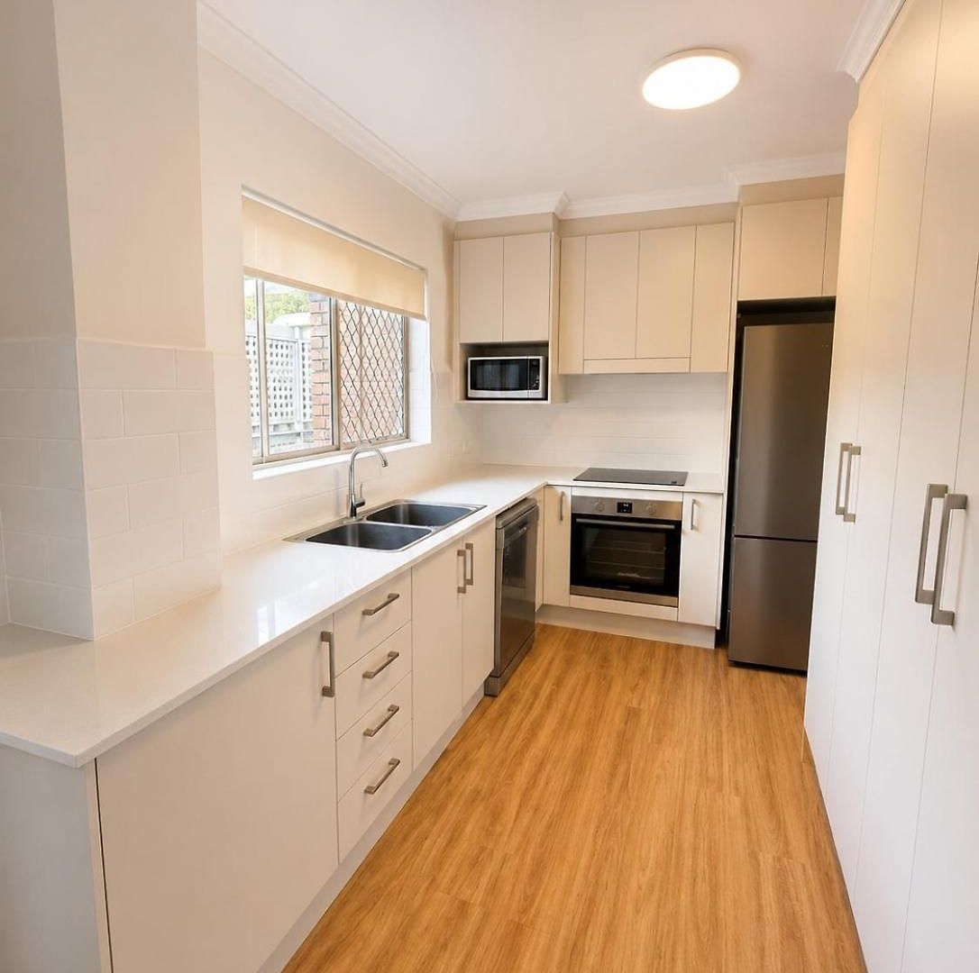 Upmarket Queen & Bath, Renovated, Quiet, Airport 10 Min - Shared Accomm Apartment