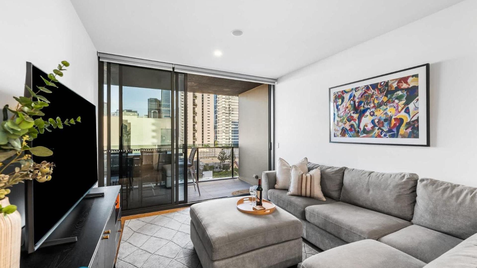 South 1 Bedroom With Pool