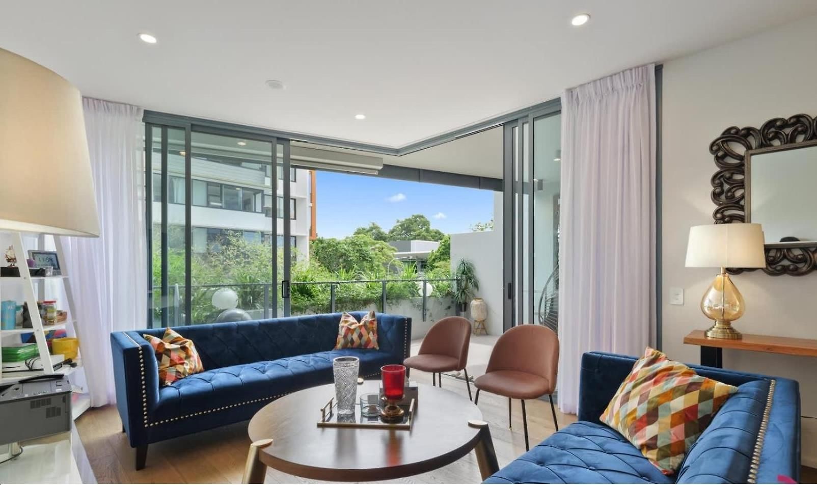 Enclave West End Apartment *