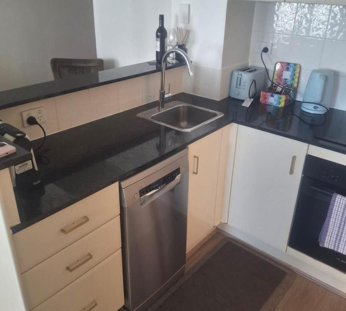 View 2br Retreat | Pool & Gym Access Apartment