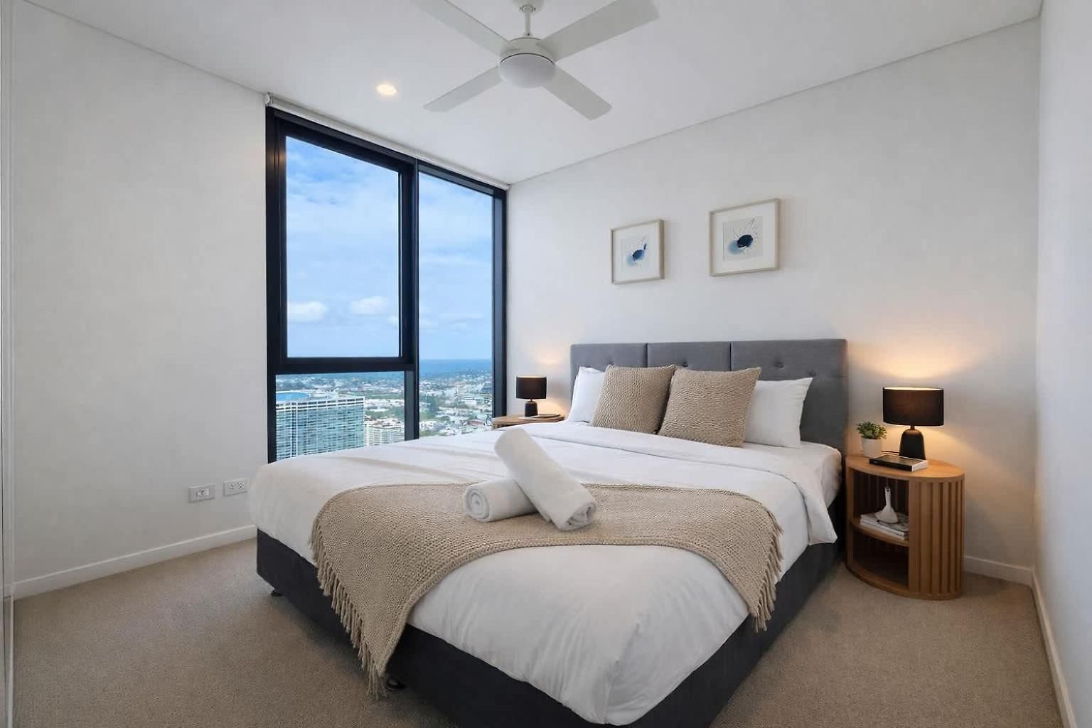 2br Utopia Fortitude Valley -pool-rooftop-king Beds