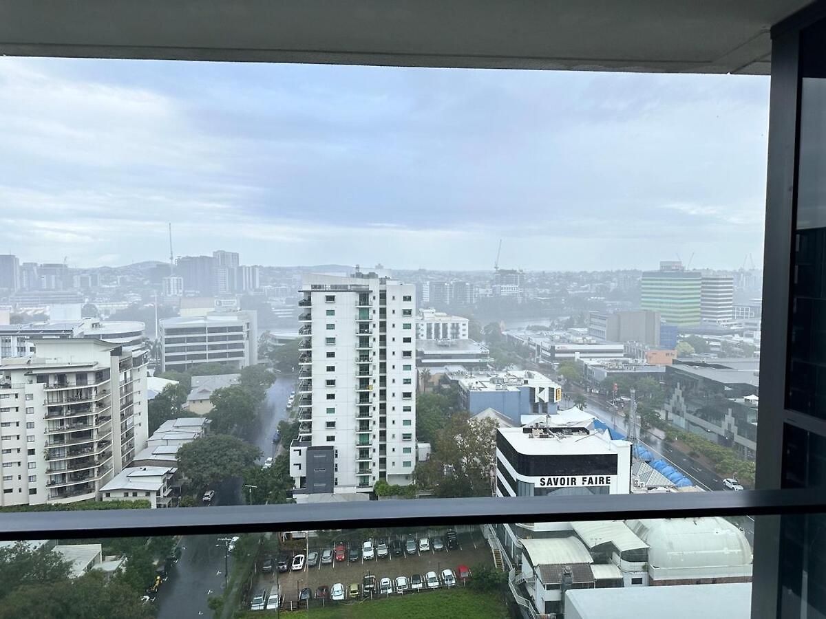2br W Pool And Parking Near Suncorp Riverview Apartment