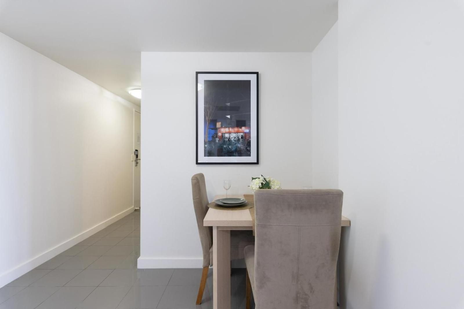 Chic 1br Retreat Heart Of Pool&gym Views * Brisbane