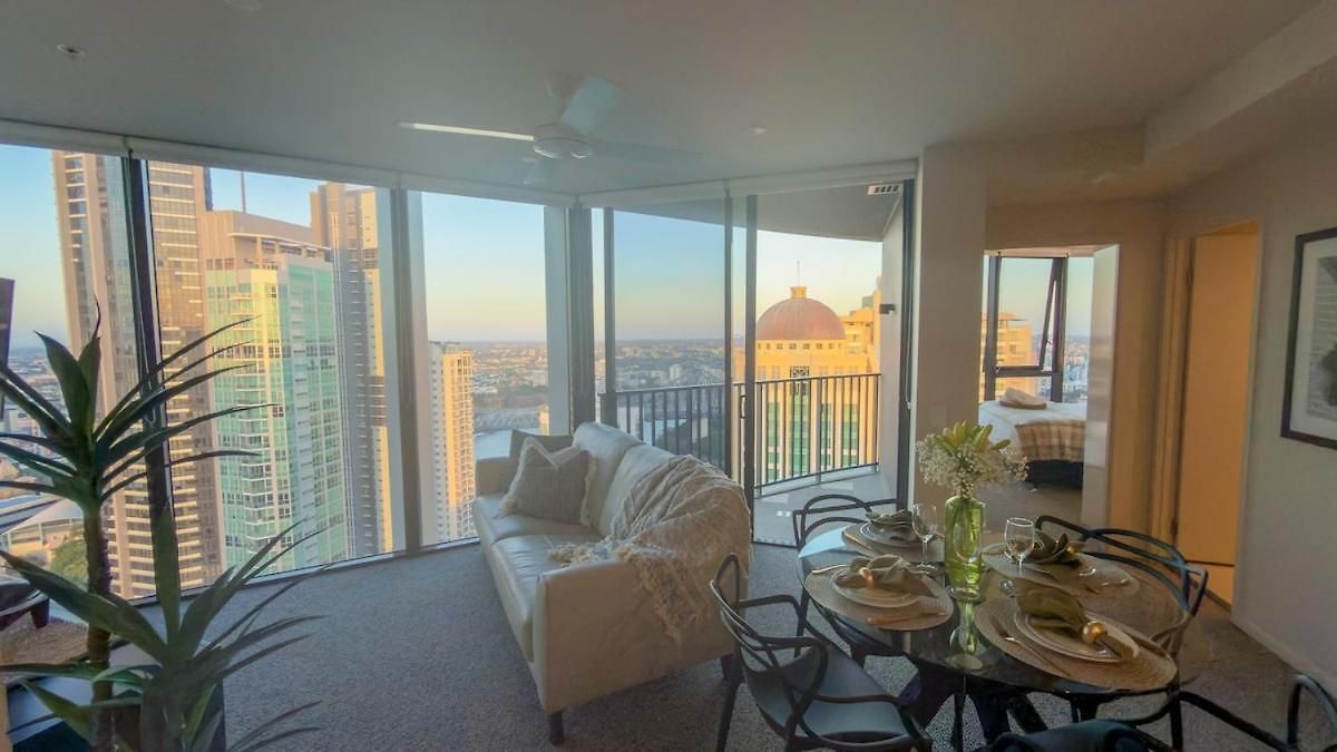 Luxury Cbd With 180 River Views & Rooftop Pool