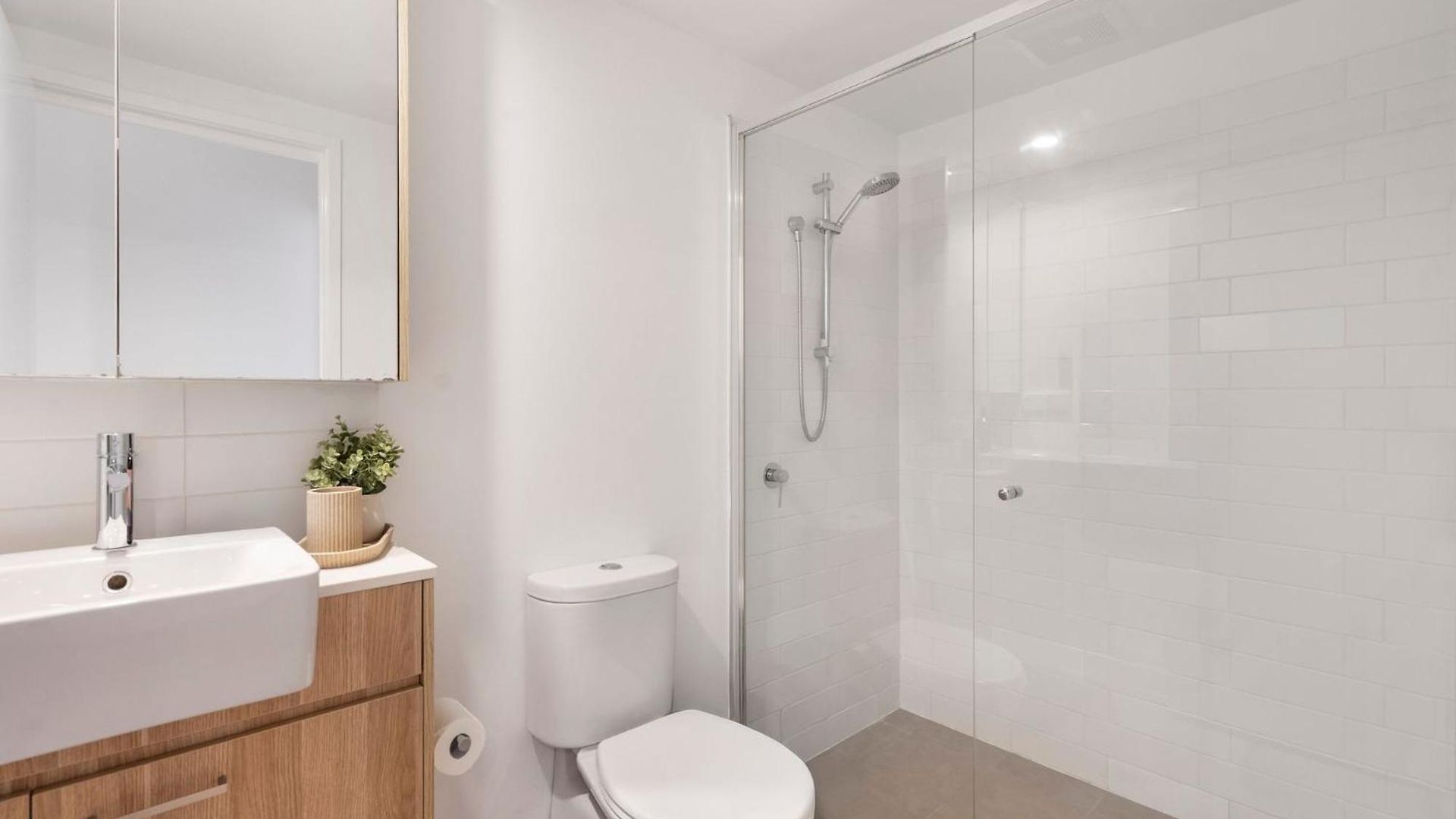 Fortitude Valley Hideaway - 2Br Apartment With Balcony & 2 Free Car Bays Apartment Brisbane