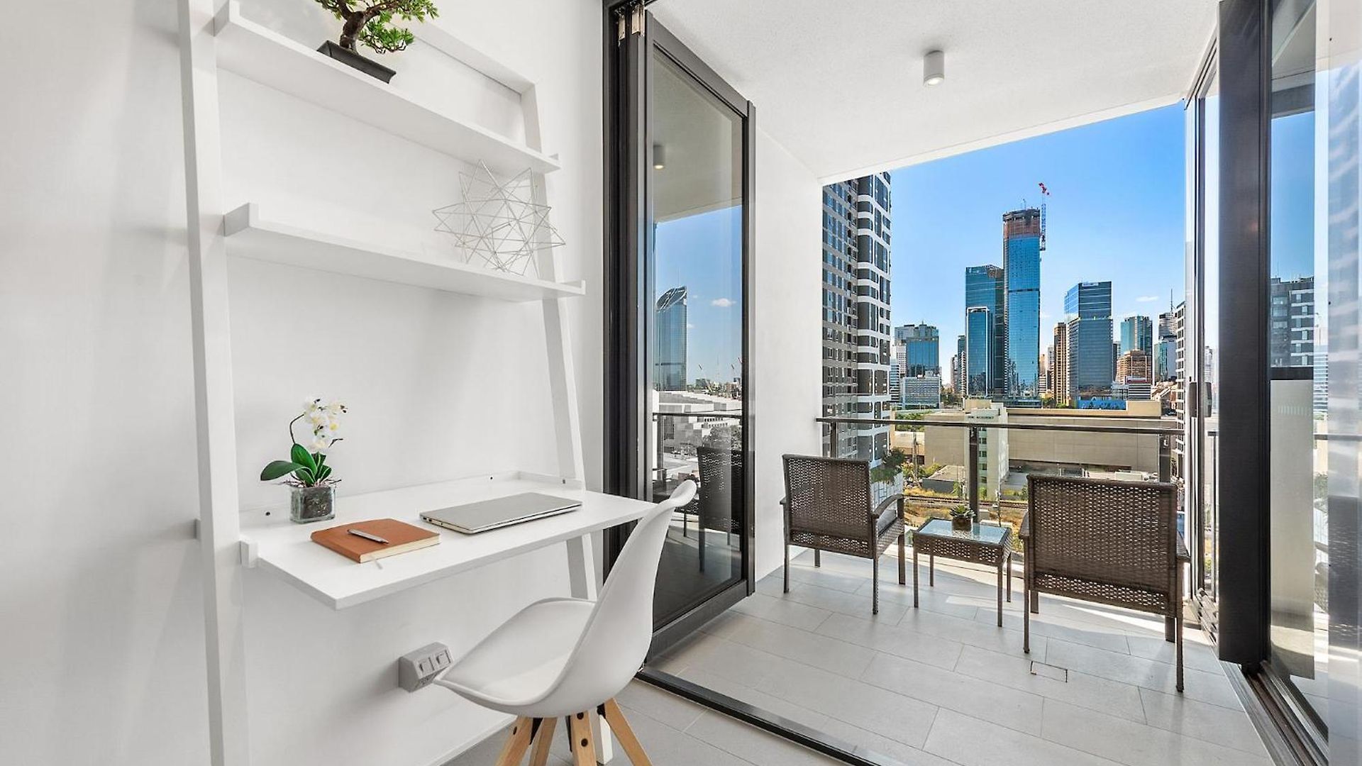 Breathtaking Views & Brisbane's Location! * Brisbane